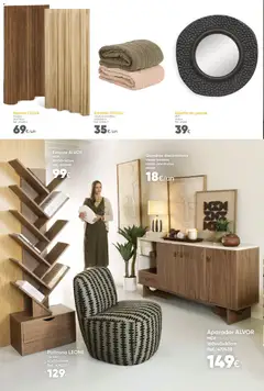 Pré-visualização Hôma Catálogo válido de 11/09/2026 | Página: 14 | Produtos: Poltrona, Biombo, Espelho, Estante