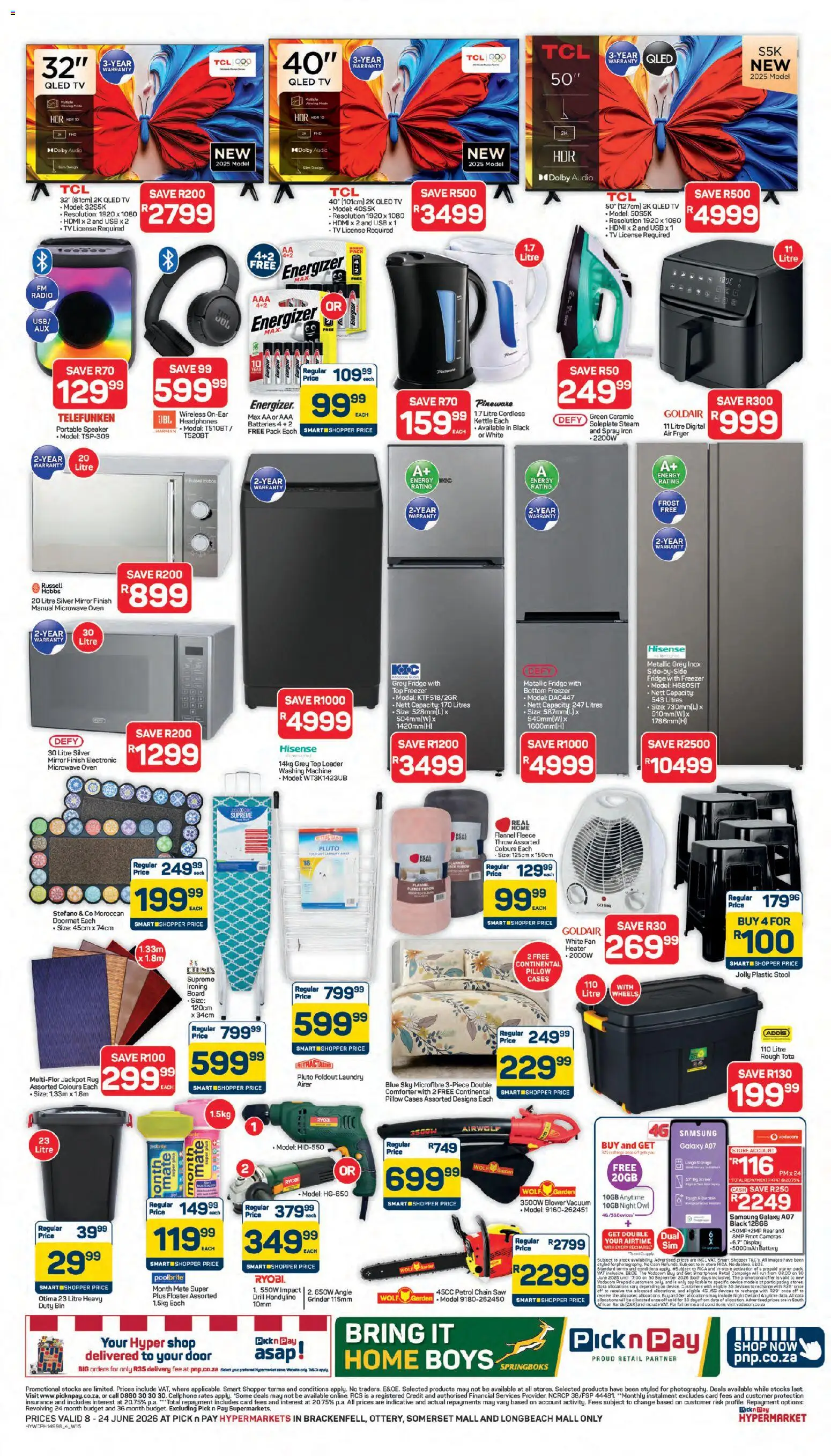 New Pick n Pay catalogue – valid from 08.06.2026 | Page: 4 | Products: Headphones, Oven, Fryer, Doormat