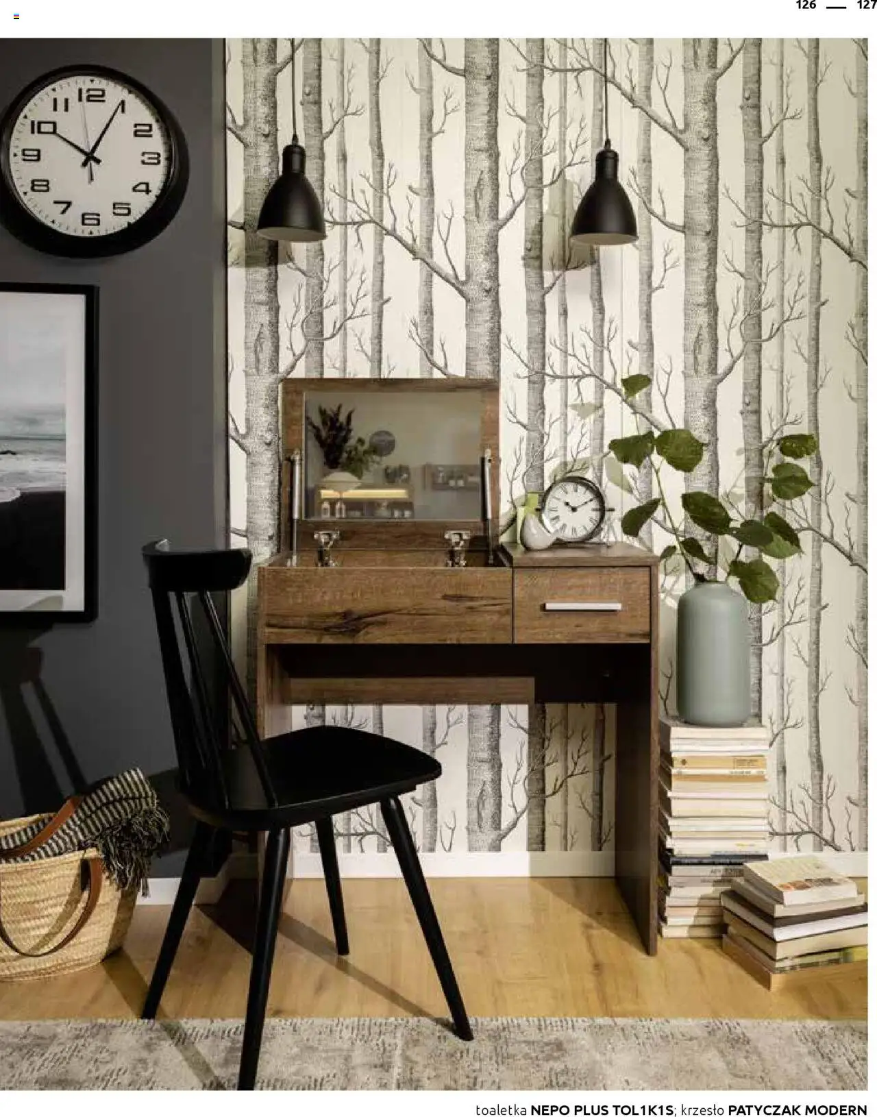 Black Red White Gazetka - Katalog rodzinnych wnętrz od 24.05.2024 | Strona: 127 | Produkty: Krzesło, Toaletka