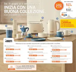Anteprima del volantino TOSTAPANE CON PINZE, Linee morbide, eleganti e finitura opaca con effetto satinato. Corpo in acciaio, con base in materiale plastico. 2 pinze estraibili e vassoio raccoglibriciole estraibile. Funzione di scongelamento. 6 impostazioni di doratura. Capacità: 2 fette | Potenza: 820-980 W valido a partire dal 15/07/2026 | Pagina: 35