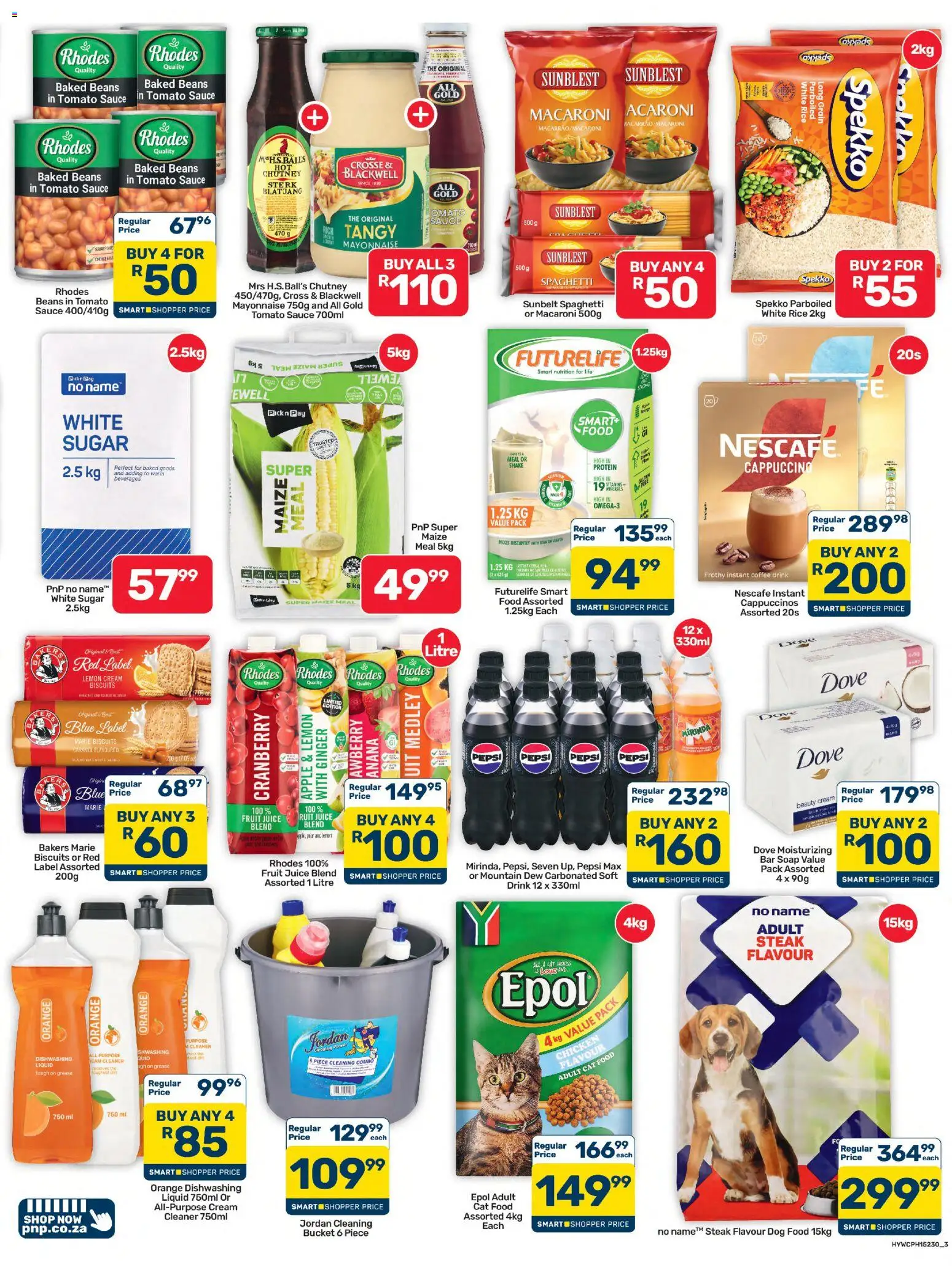 New Pick n Pay catalogue – valid from 08/08/2026 | Page: 3 | Products: Silla apilable, Biscuits, Tomato sauce, Estuche organizador de viaje