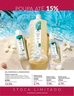 Pré-visualização Maldives Sands Espuma de Banho, A 1000 ml (1 L) clear, ribbed bottle of bubble bath with a tropical design, featuring a palm tree and blue water. válido de 01/06/2026 | Página: 208