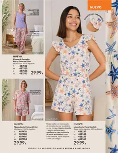 Vista previa Pijama de Pantalón Recto Postcard Print, Multicolor, 100% algodón. Features ruffles on the shoulders and straight pants. válido desde el 01.06.2026 | Página: 123 | Productos: Pijama